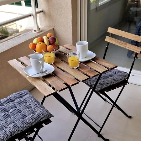 Apartment Beautiful 2p 39 M2, Ac, Balcony *