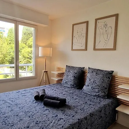 Beautiful 2p 39 M2, Ac, Balcony * Antibes