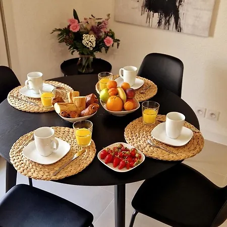 Beautiful 2p 39 M2, Ac, Balcony Apartment Antibes
