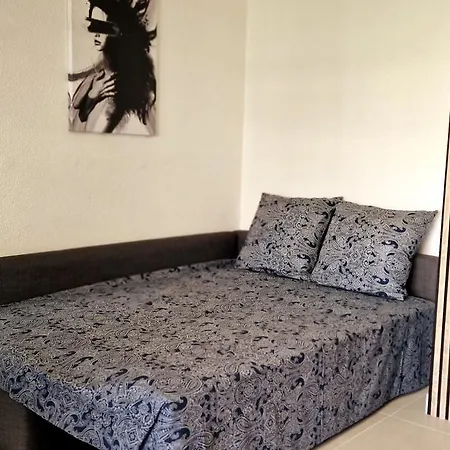 Beautiful 2p 39 M2, Ac, Balcony Apartment