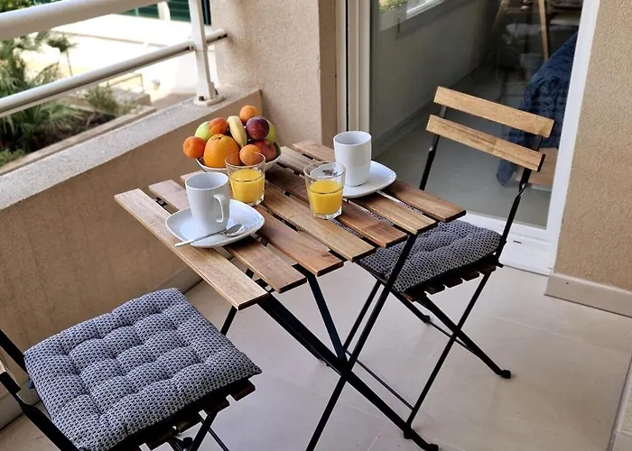 شقة Beautiful 2p 39 M2, Ac, Balcony *
