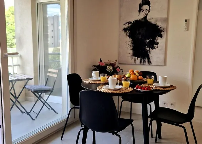 شقة Beautiful 2p 39 M2, Ac, Balcony *