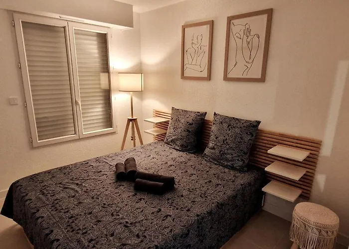 Beautiful 2p 39 M2, Ac, Balcony أنتيب