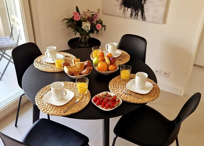 Beautiful 2p 39 M2, Ac, Balcony شقة أنتيب